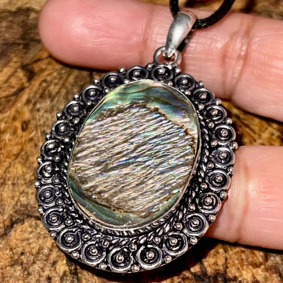 Abalone Shell Pendant 2 1/4” - Picture 4 of 11